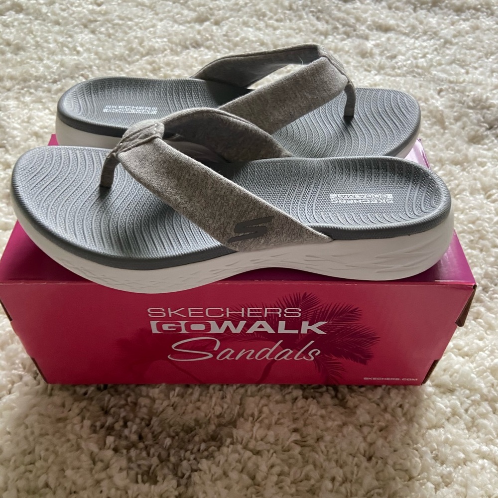 Sketchers go walk sandals